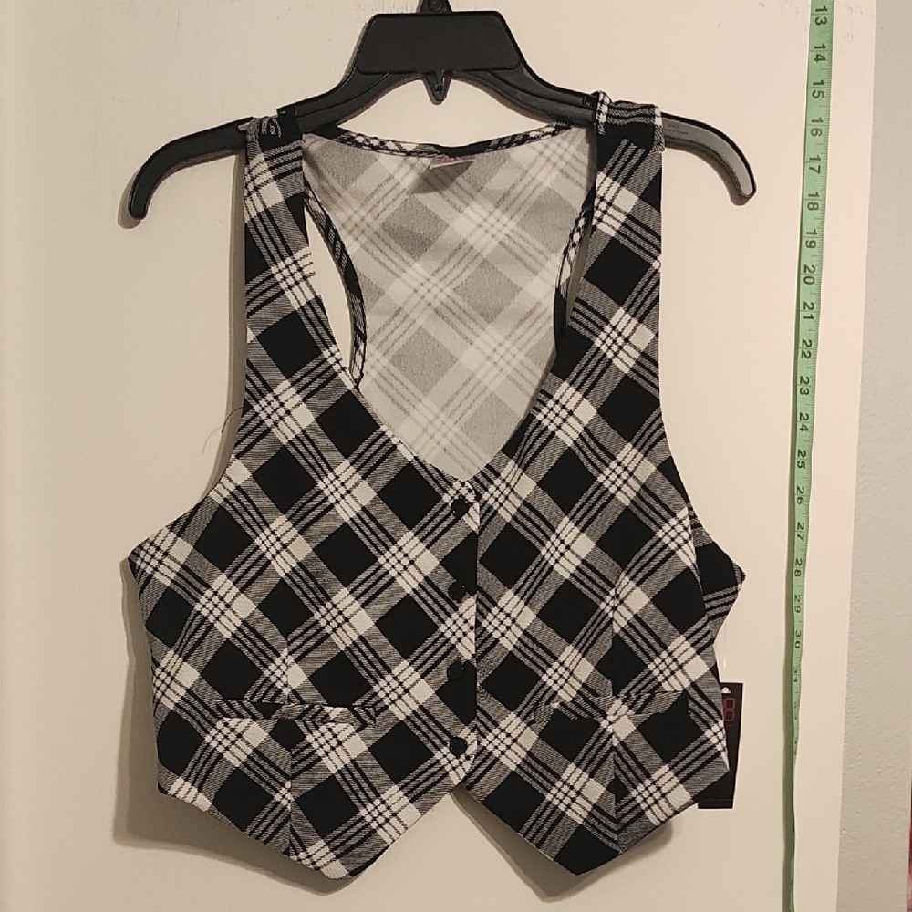 Chic Black and White Plaid Women's Crop Top